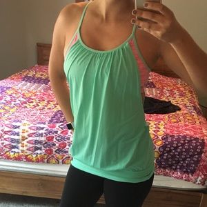 Lululemon top